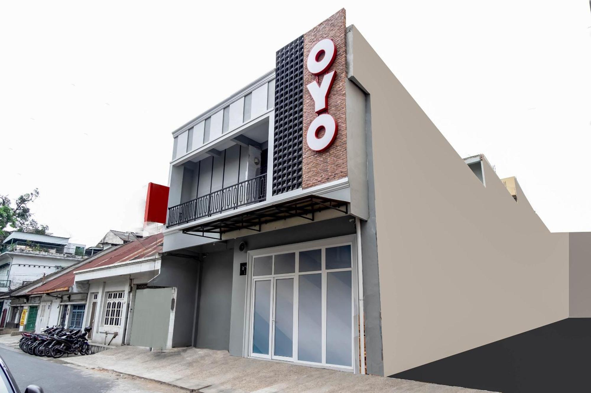 Super Oyo 2345 Homestay Jaya Medan Extérieur photo