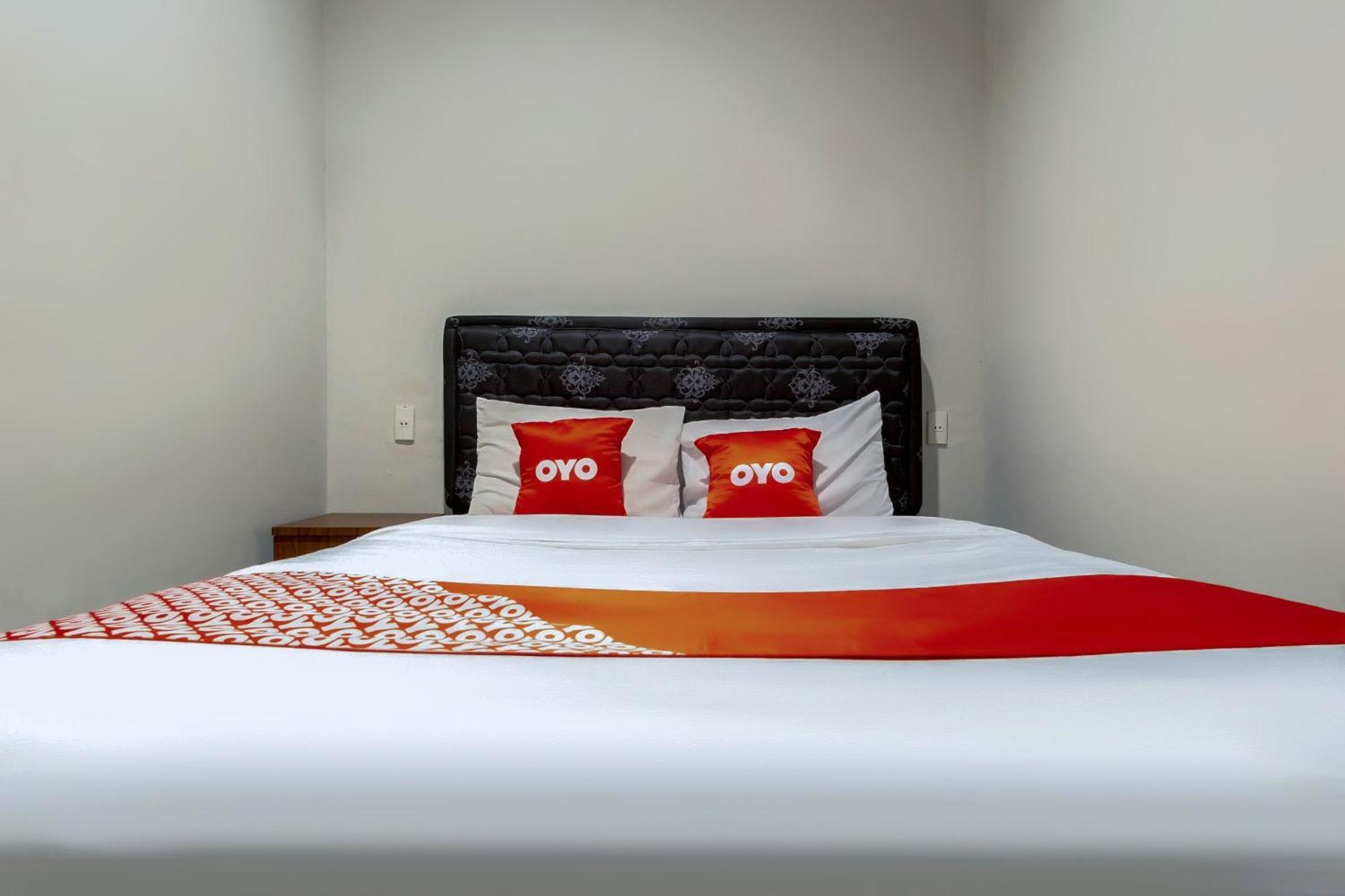 Super Oyo 2345 Homestay Jaya Medan Extérieur photo