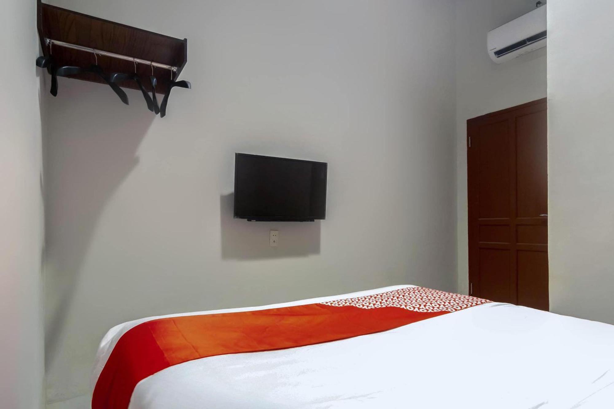 Super Oyo 2345 Homestay Jaya Medan Extérieur photo