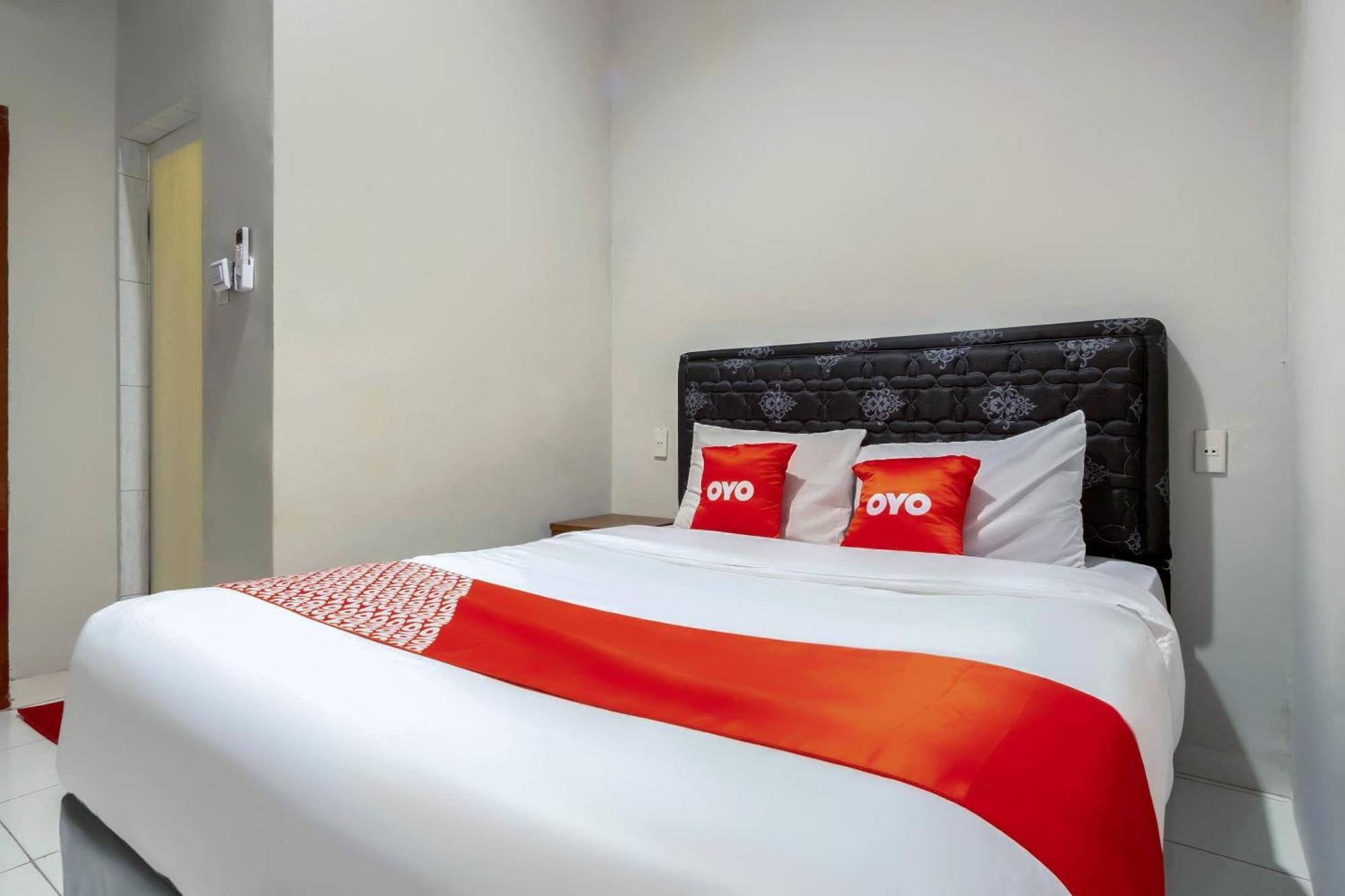 Super Oyo 2345 Homestay Jaya Medan Extérieur photo