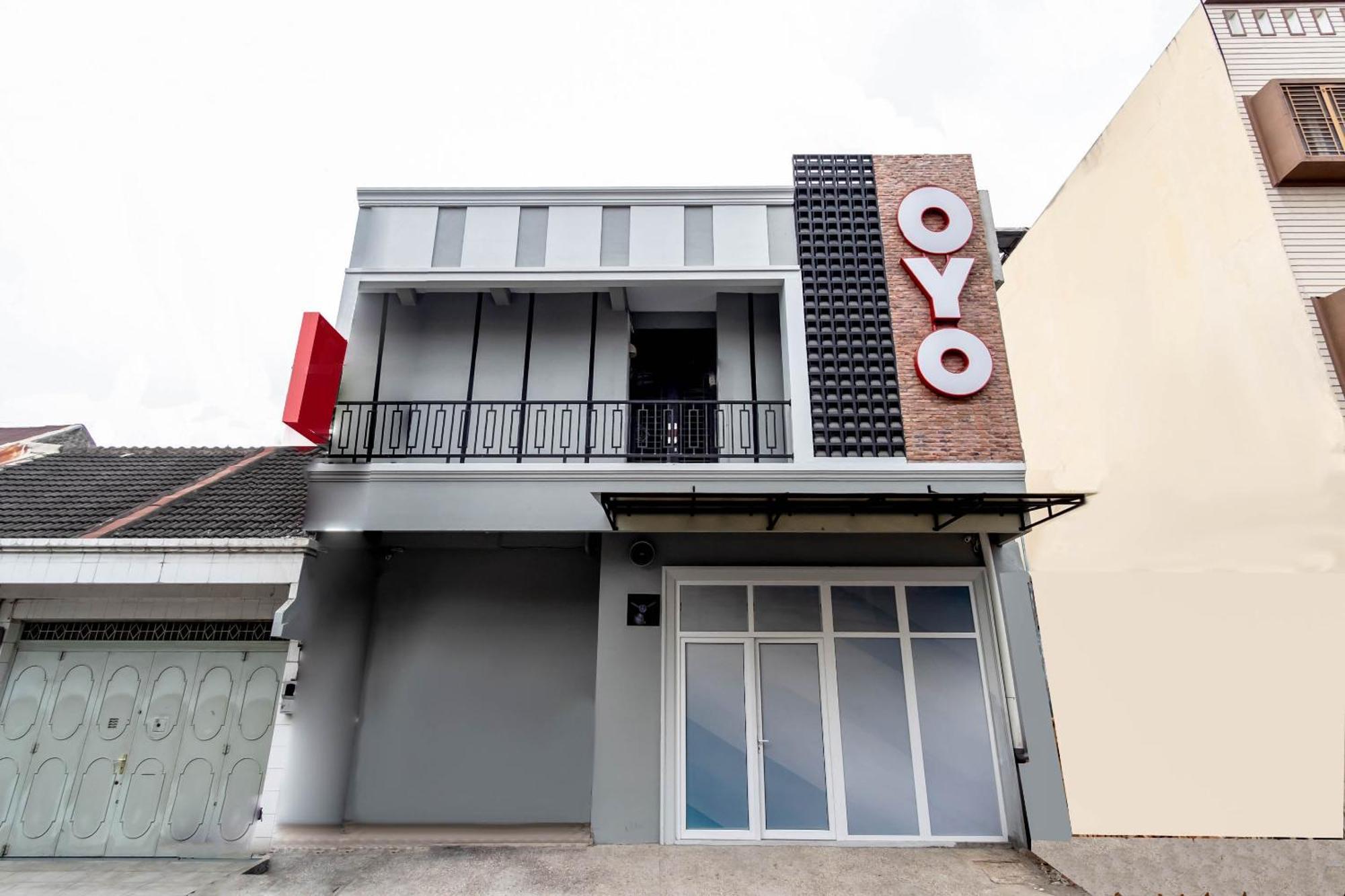 Super Oyo 2345 Homestay Jaya Medan Extérieur photo